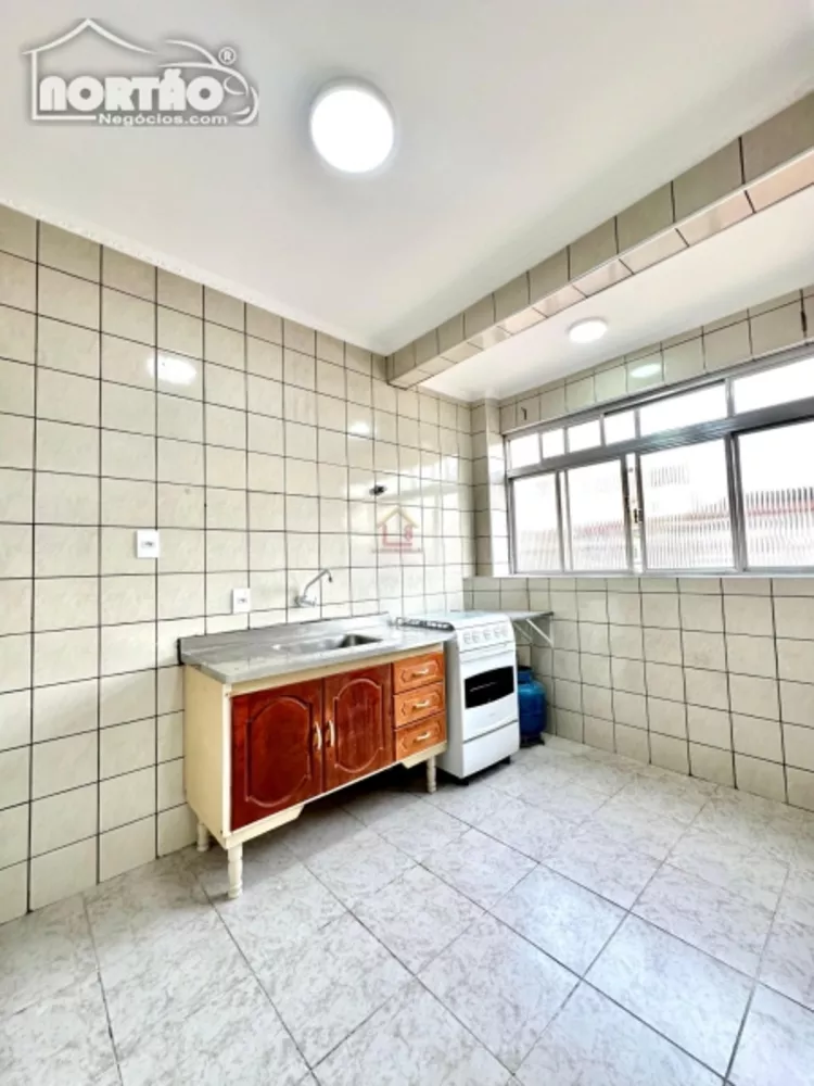 Casa à venda com 2 quartos, 35m² - Foto 1