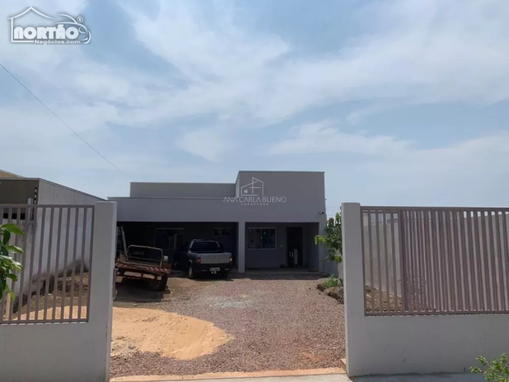 Casa à venda com 3 quartos, 120m² - Foto 1