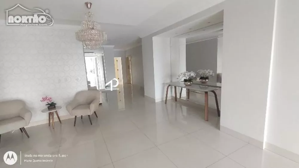 Casa à venda com 3 quartos, 210m² - Foto 3