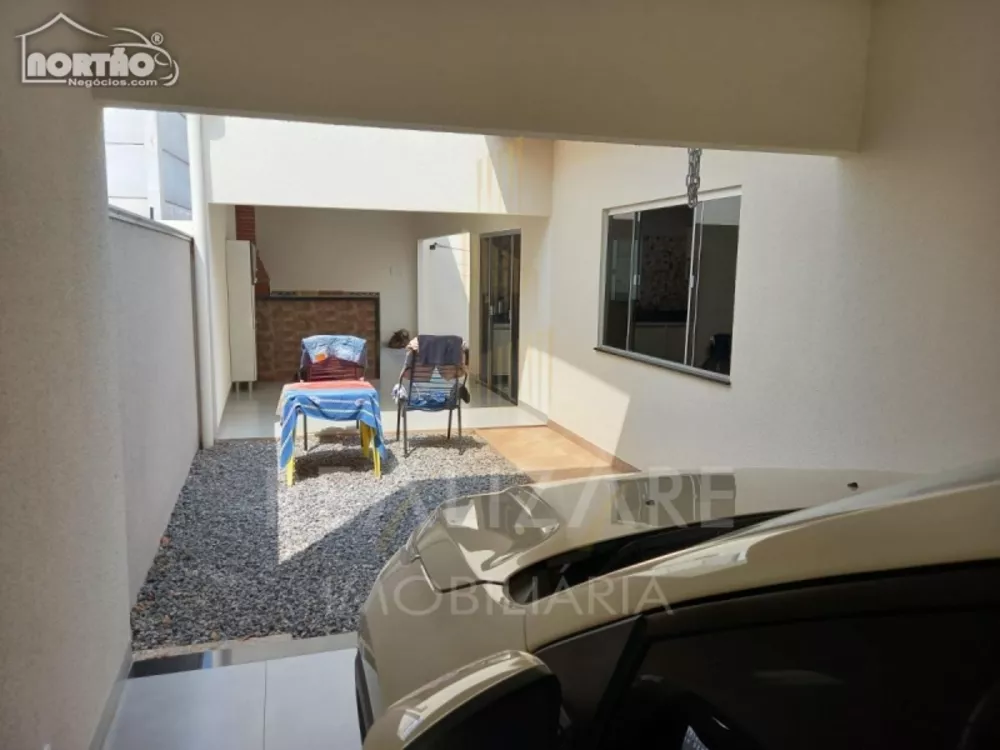 Casa à venda com 3 quartos, 165m² - Foto 3