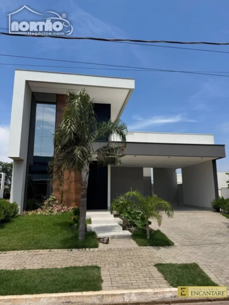 Casa à venda com 4 quartos, 203m² - Foto 1