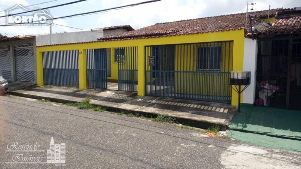 Casa à venda com 8 quartos, 450m² - Foto 3