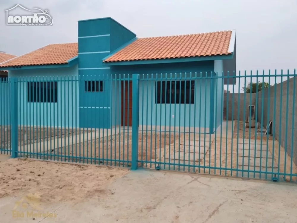 Casa à venda com 4 quartos, 70m² - Foto 1