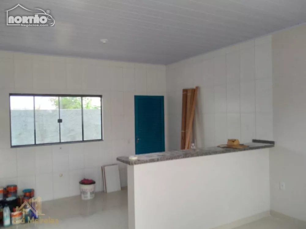 Casa à venda com 4 quartos, 70m² - Foto 3