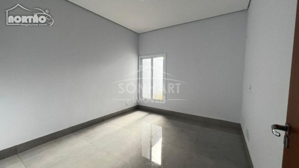 Casa à venda com 2 quartos, 205m² - Foto 4