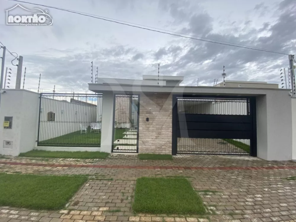 Casa à venda com 3 quartos, 175m² - Foto 1