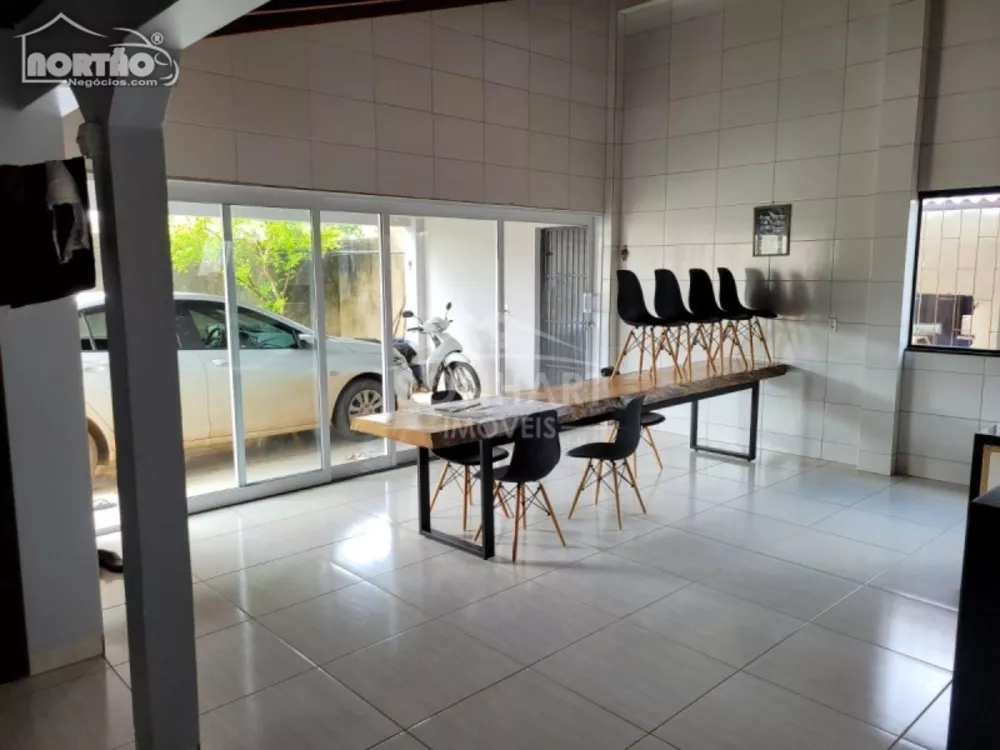 Casa à venda com 3 quartos, 230m² - Foto 4