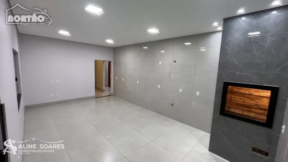 Casa à venda com 4 quartos, 118m² - Foto 3