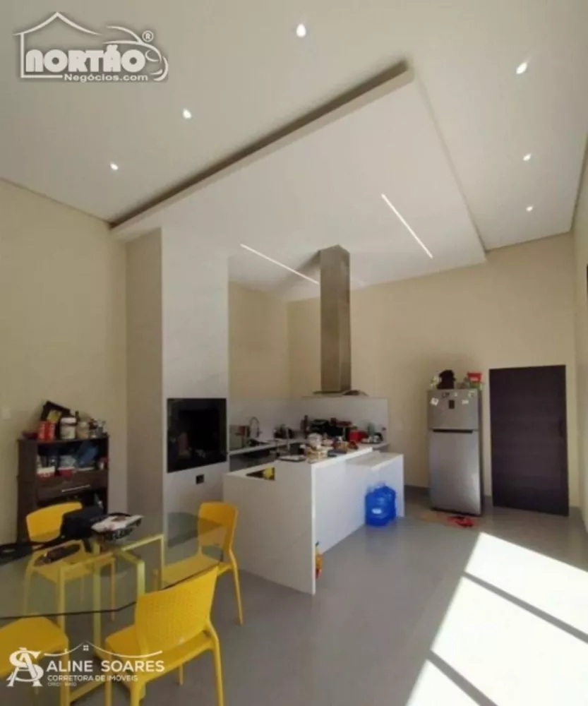 Casa à venda com 4 quartos, 207m² - Foto 4