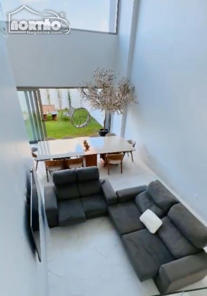 Casa à venda com 4 quartos, 300m² - Foto 4
