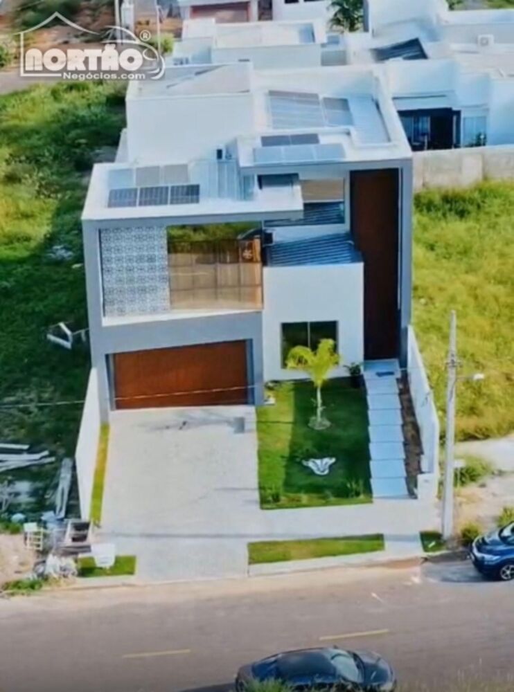 Casa à venda com 4 quartos, 300m² - Foto 2