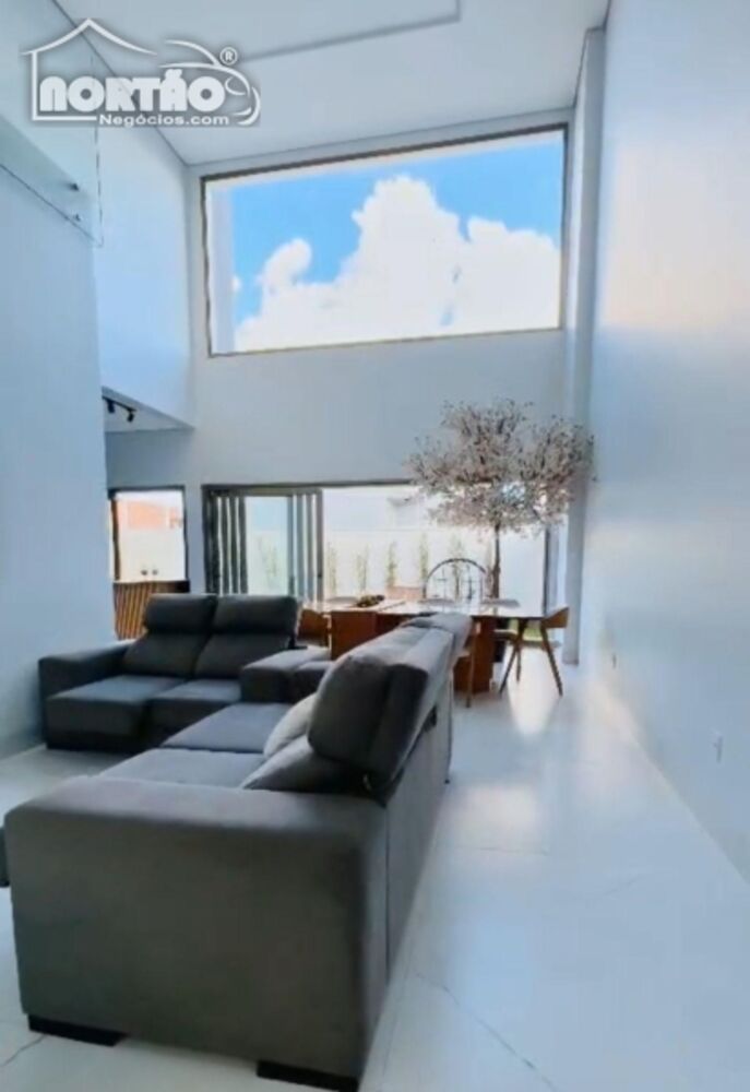 Casa à venda com 4 quartos, 300m² - Foto 3