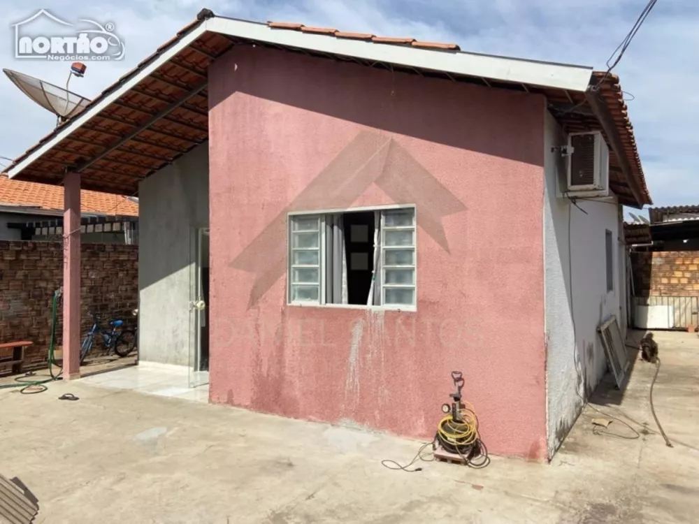 Casa à venda com 3 quartos, 49m² - Foto 2