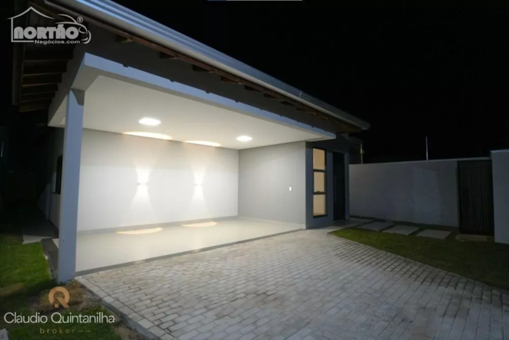 Casa à venda com 4 quartos, 121m² - Foto 2