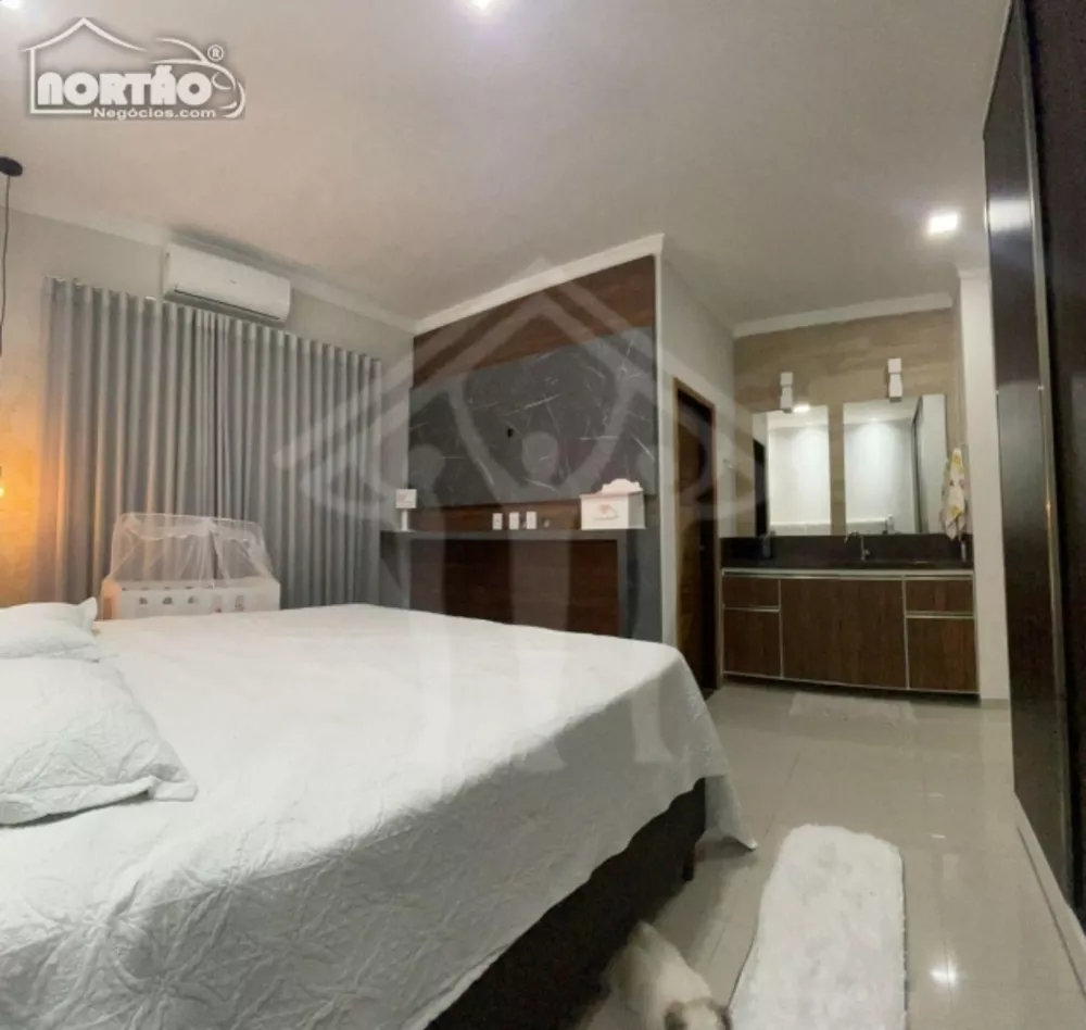 Casa à venda com 3 quartos, 169m² - Foto 7