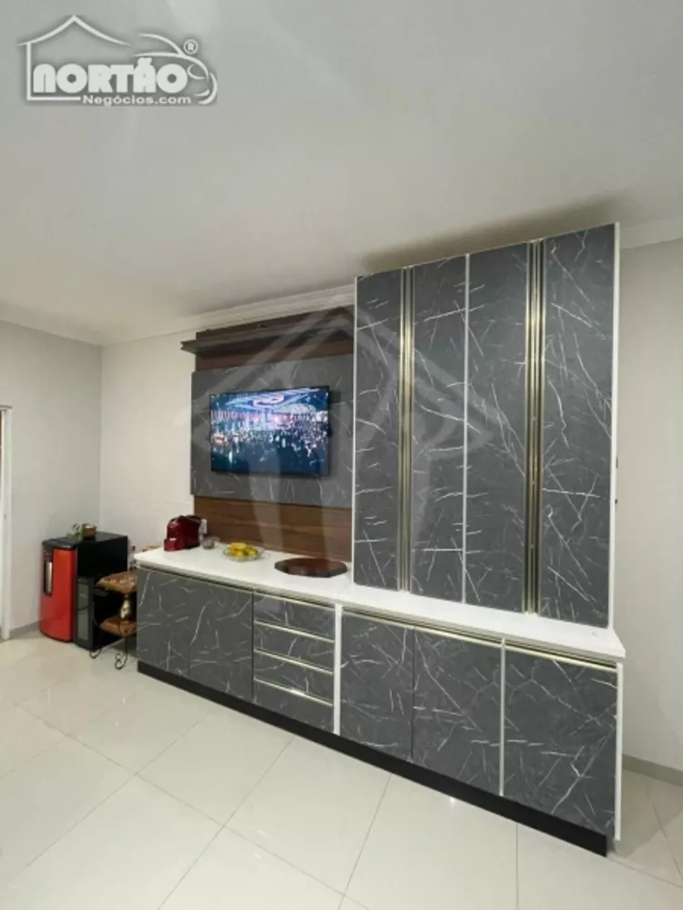 Casa à venda com 3 quartos, 169m² - Foto 2