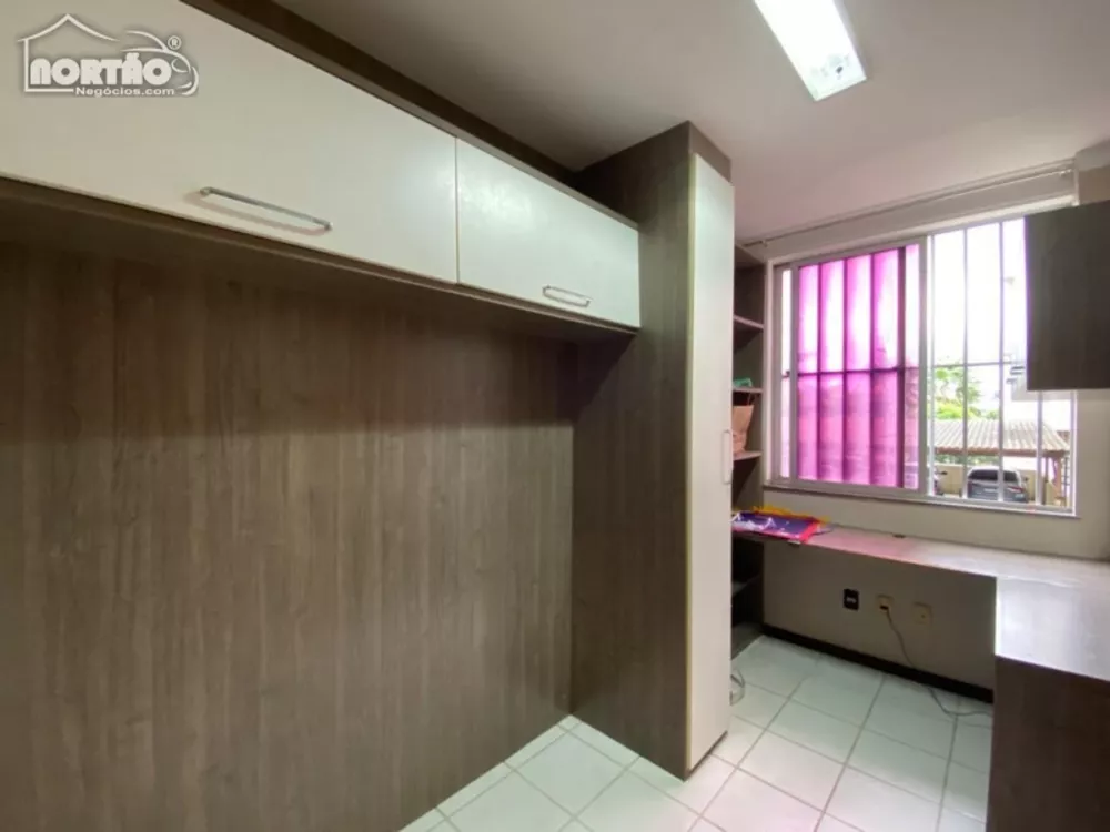 Casa à venda com 4 quartos, 140m² - Foto 1