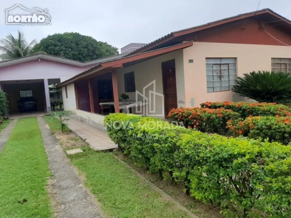 Casa à venda com 5 quartos, 240m² - Foto 2