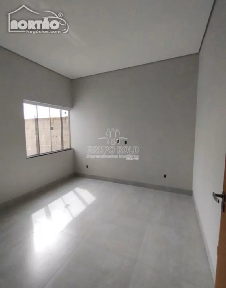 Casa à venda com 3 quartos, 114m² - Foto 2