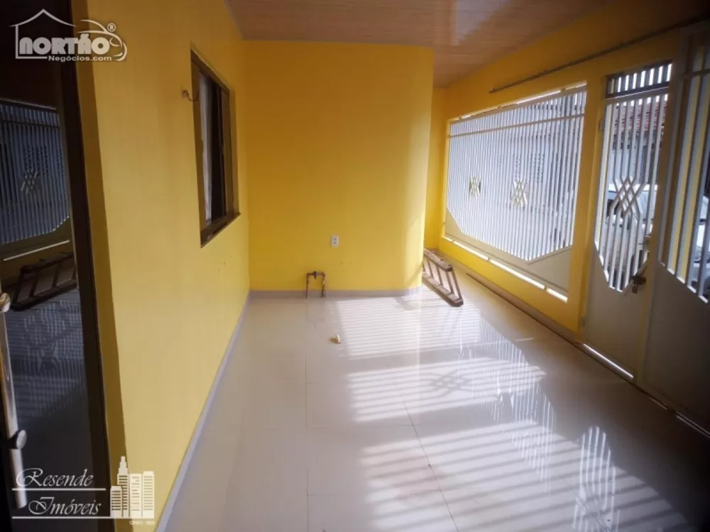 Casa à venda com 4 quartos, 150m² - Foto 1