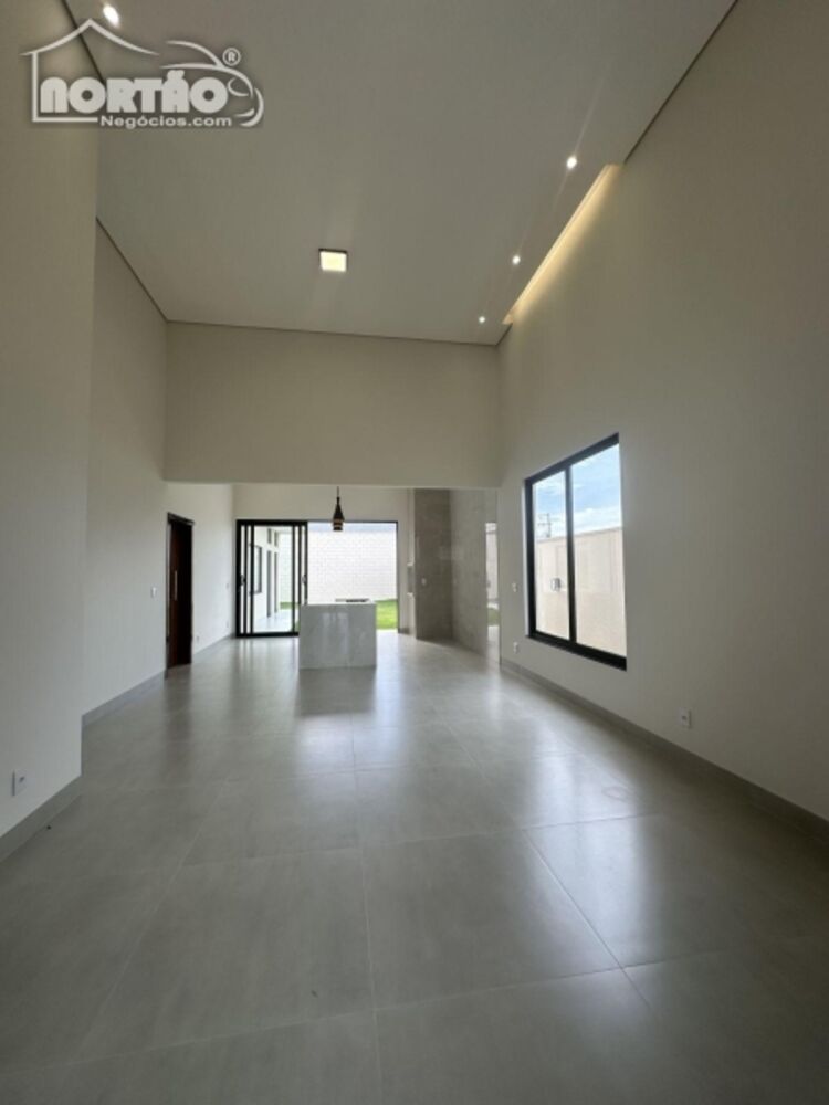 Casa à venda com 4 quartos, 155m² - Foto 4