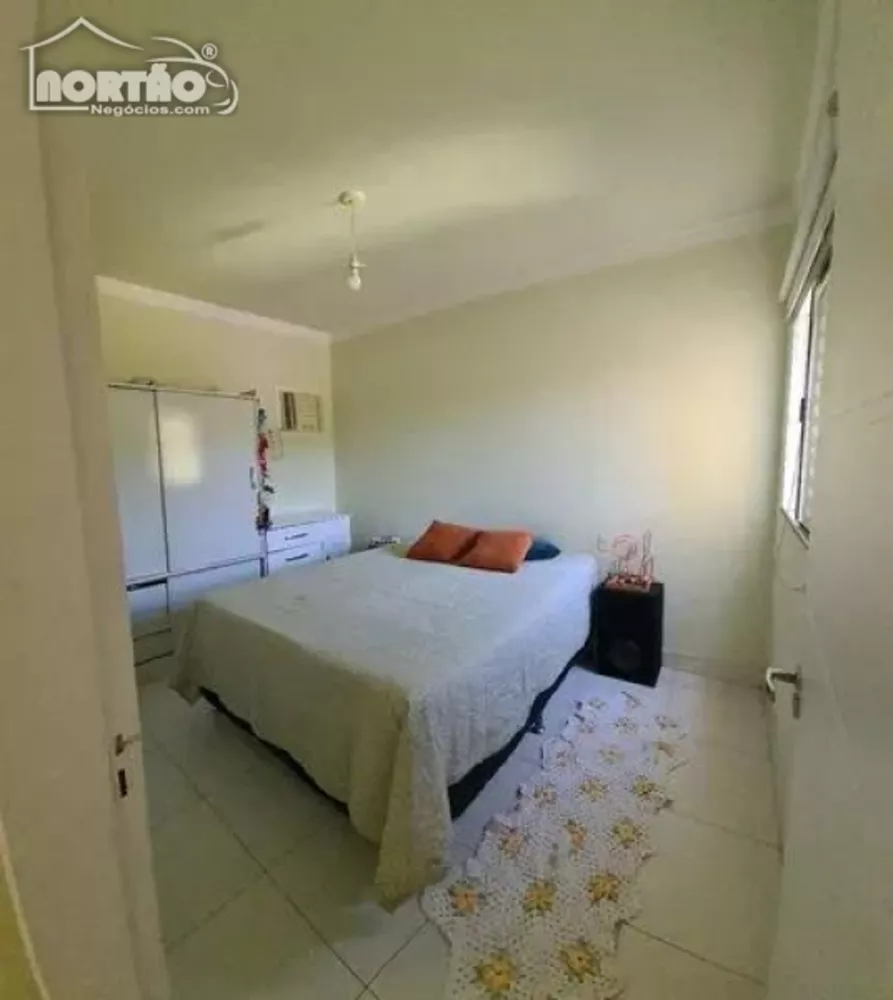 Casa à venda com 3 quartos, 178m² - Foto 4