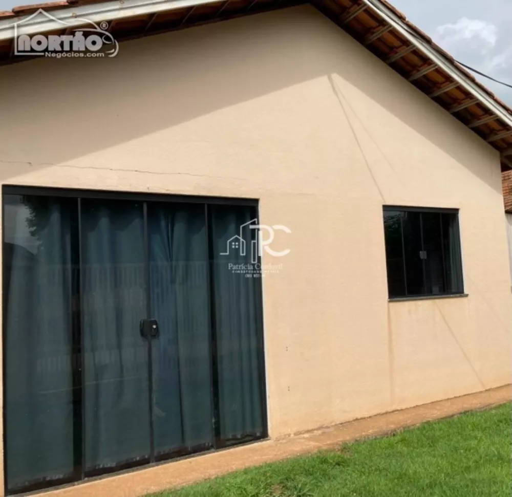 Casa à venda com 3 quartos, 50m² - Foto 2