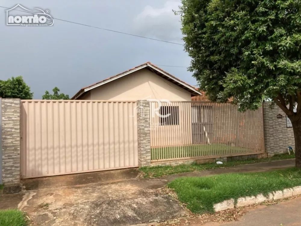 Casa à venda com 3 quartos, 50m² - Foto 1