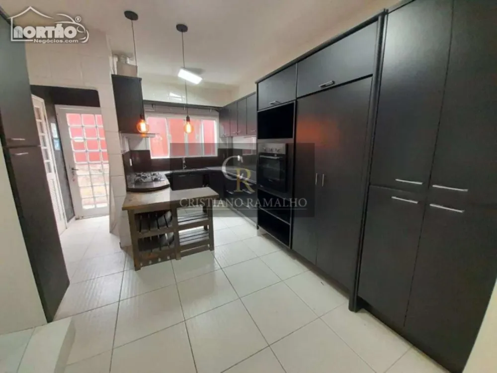 Casa, 7 quartos, 130 m² - Foto 9