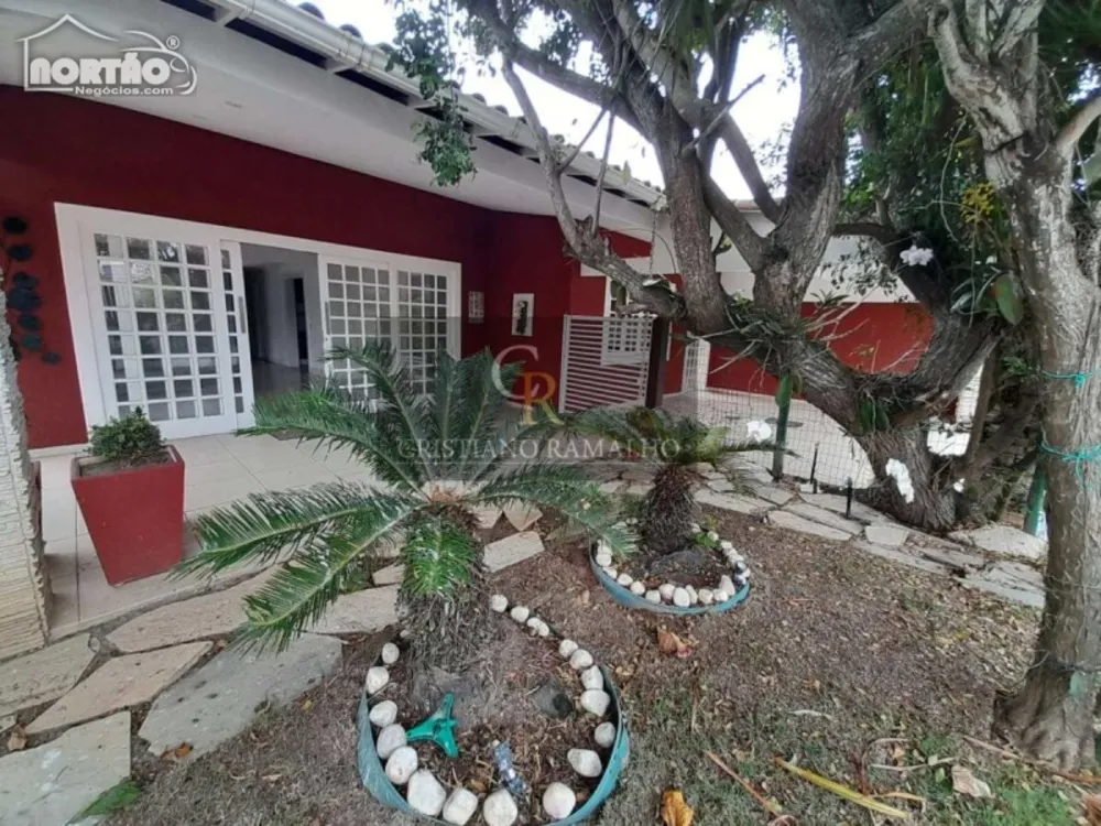 Casa, 7 quartos, 130 m² - Foto 1