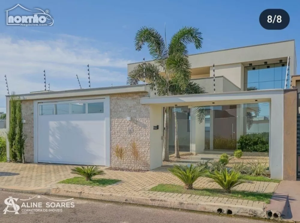 Casa à venda com 4 quartos, 238m² - Foto 1