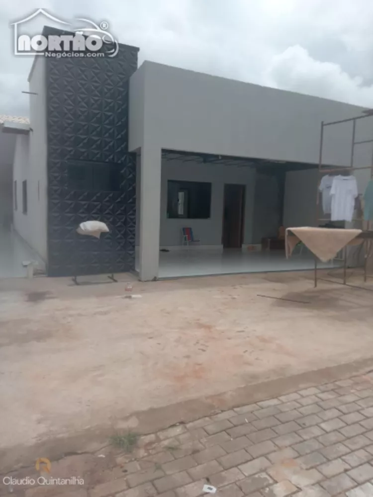 Casa à venda com 3 quartos, 105m² - Foto 2