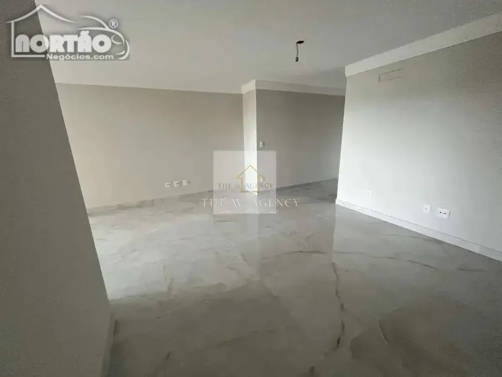 Casa, 4 quartos, 238 m² - Foto 4