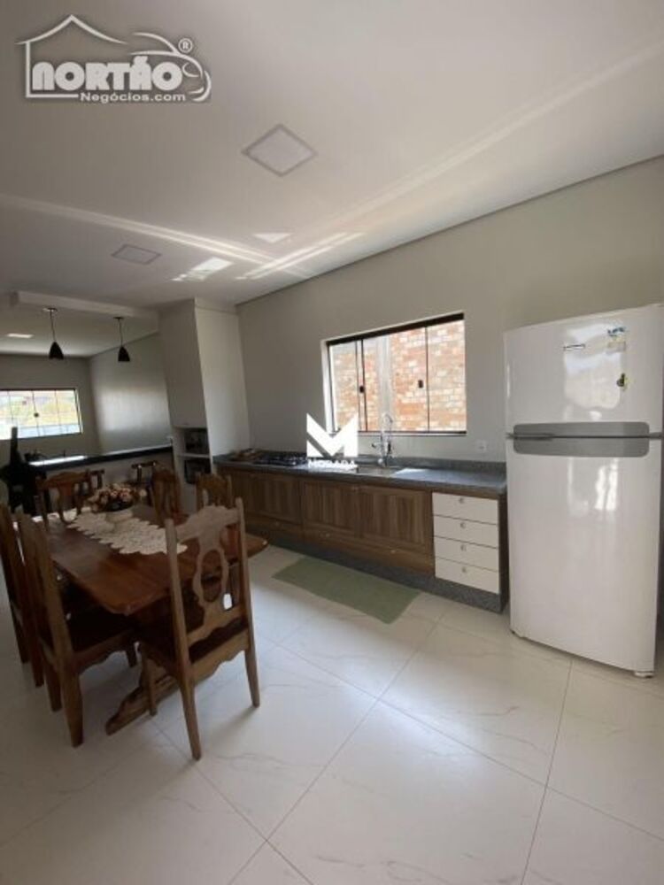 Casa à venda com 3 quartos, 170m² - Foto 3