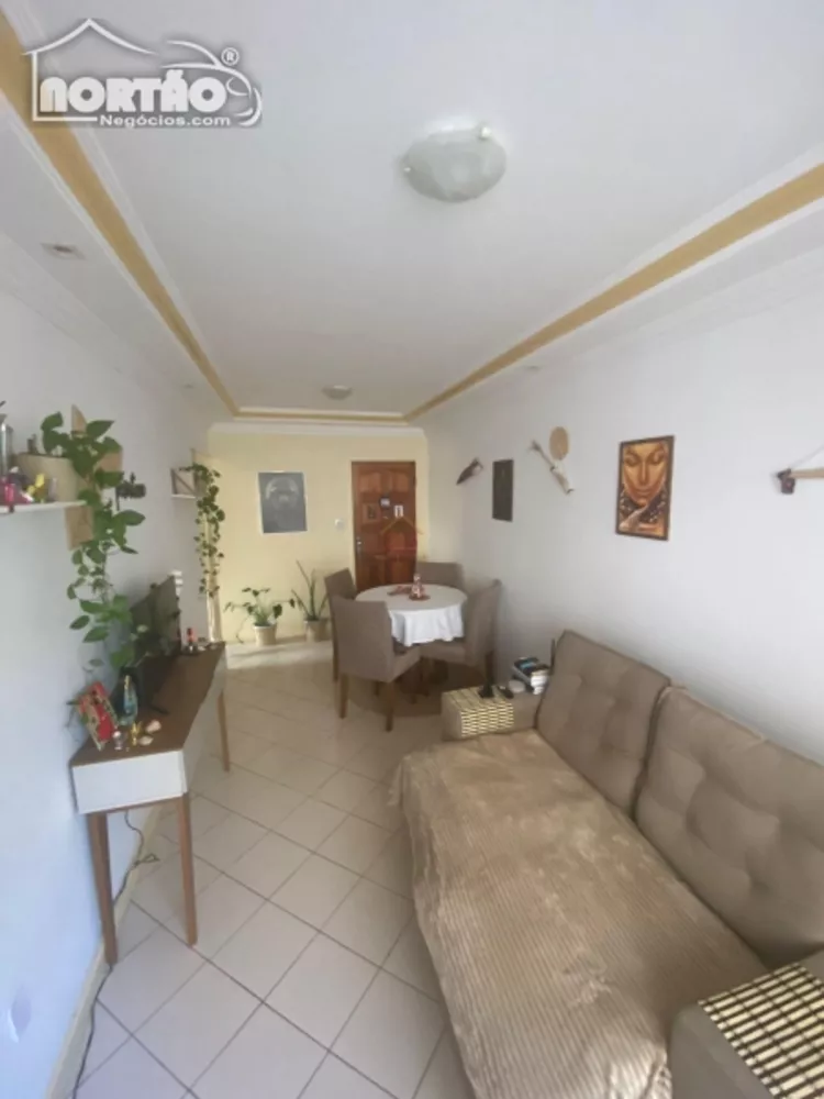 Casa à venda com 3 quartos, 55m² - Foto 2