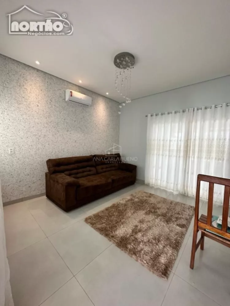 Casa à venda com 2 quartos, 209m² - Foto 4