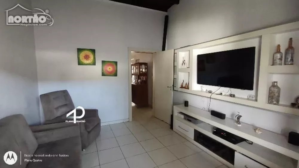 Casa, 3 quartos, 276 m² - Foto 2