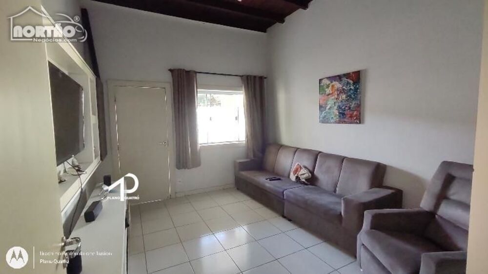 Casa, 3 quartos, 276 m² - Foto 1