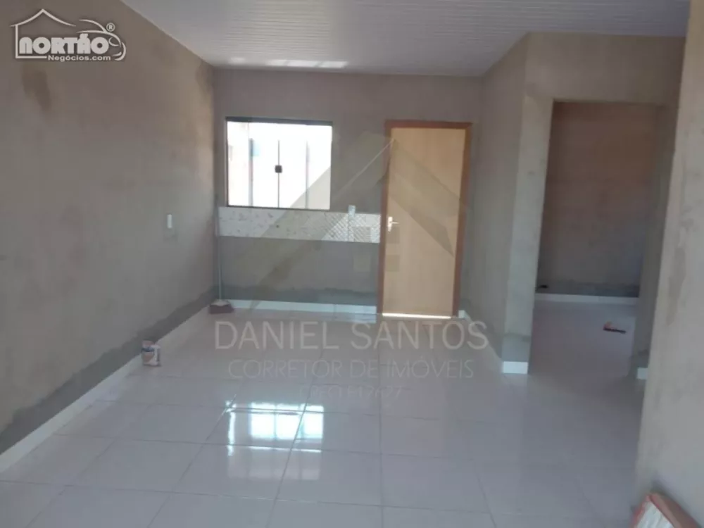 Casa à venda com 3 quartos, 54m² - Foto 4