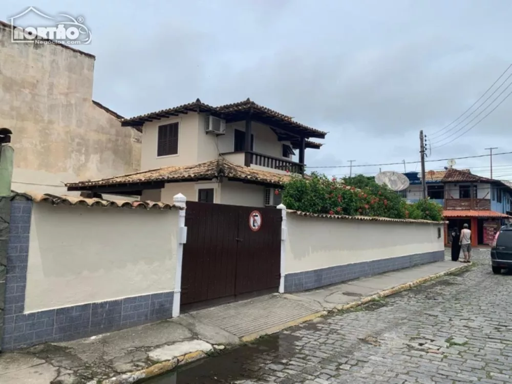 Casa à venda com 4 quartos, 200m² - Foto 1