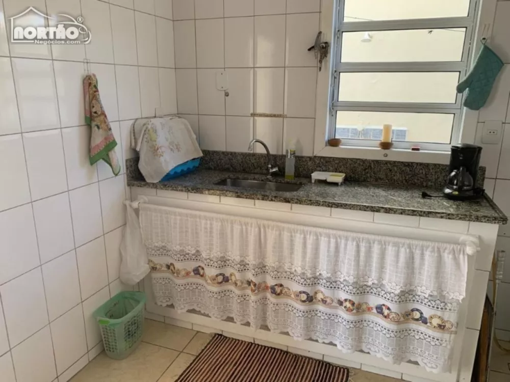 Casa à venda com 4 quartos, 200m² - Foto 7