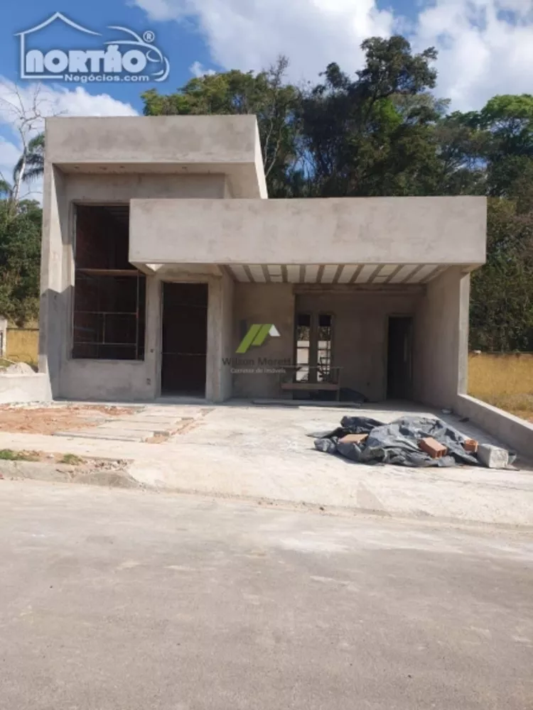 Casa à venda com 5 quartos, 136m² - Foto 3