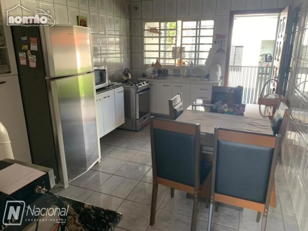 Casa à venda com 3 quartos, 176m² - Foto 7