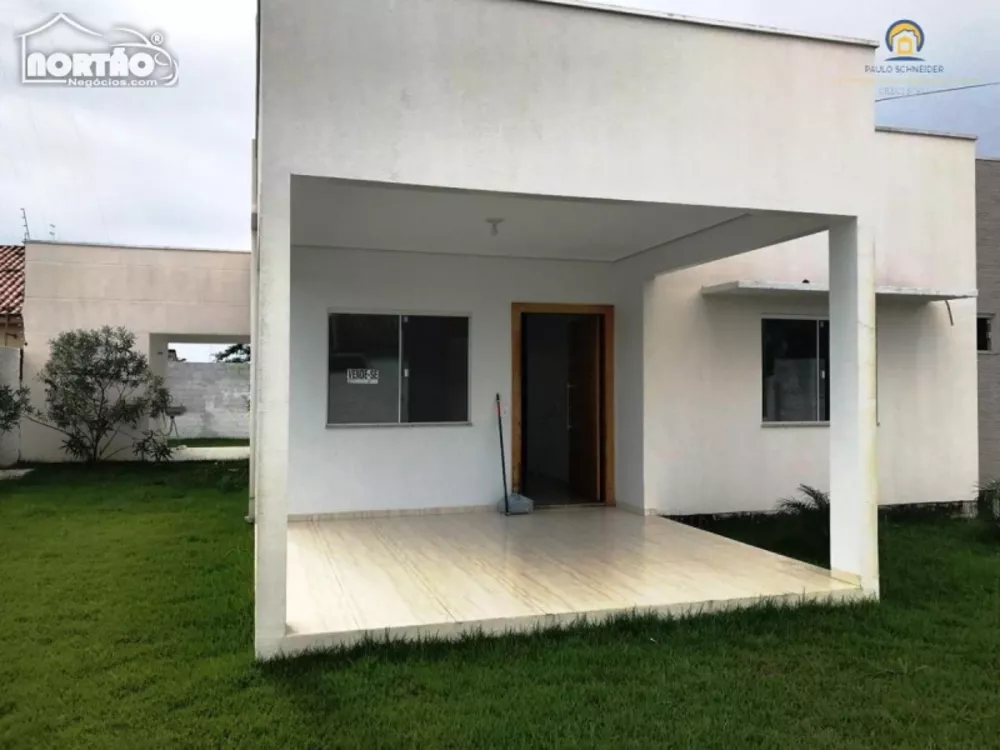 Casa à venda com 4 quartos, 135m² - Foto 1