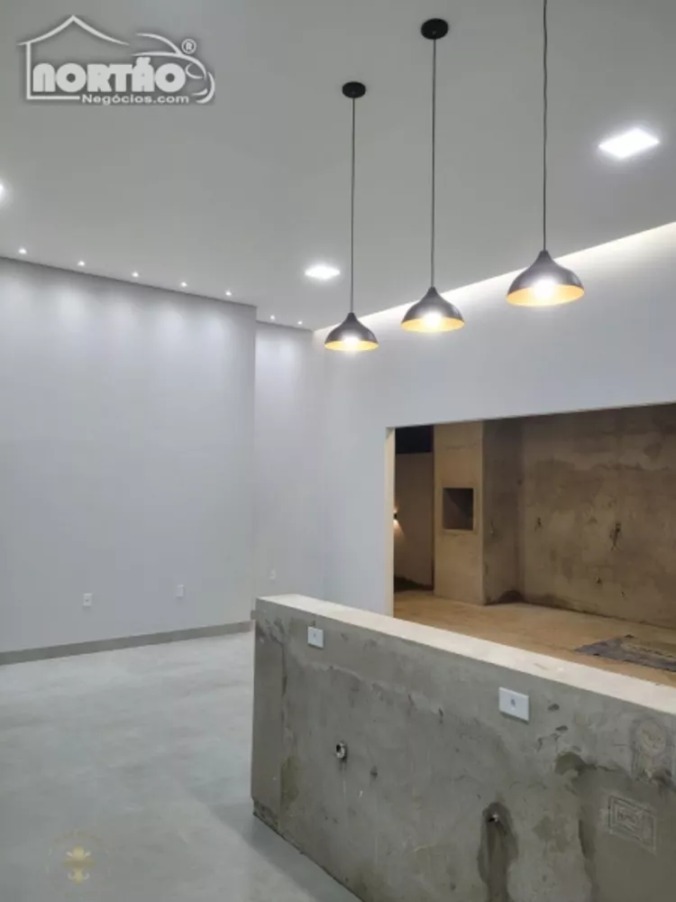 Casa à venda com 3 quartos, 207m² - Foto 2