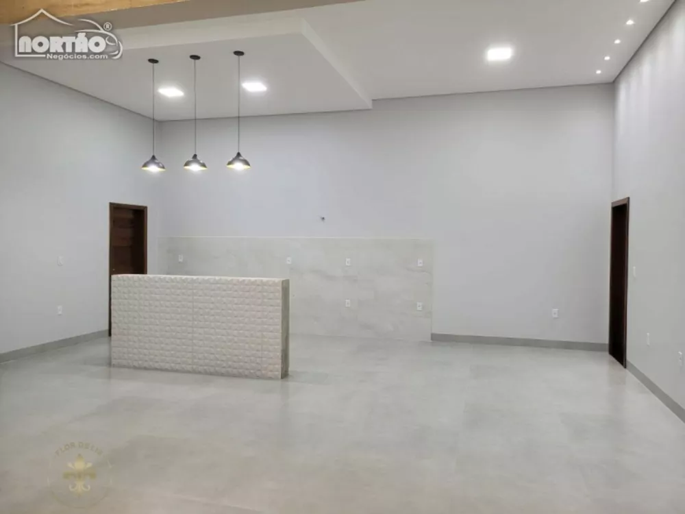 Casa à venda com 3 quartos, 207m² - Foto 4