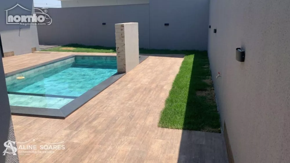 Casa à venda com 4 quartos, 201m² - Foto 2