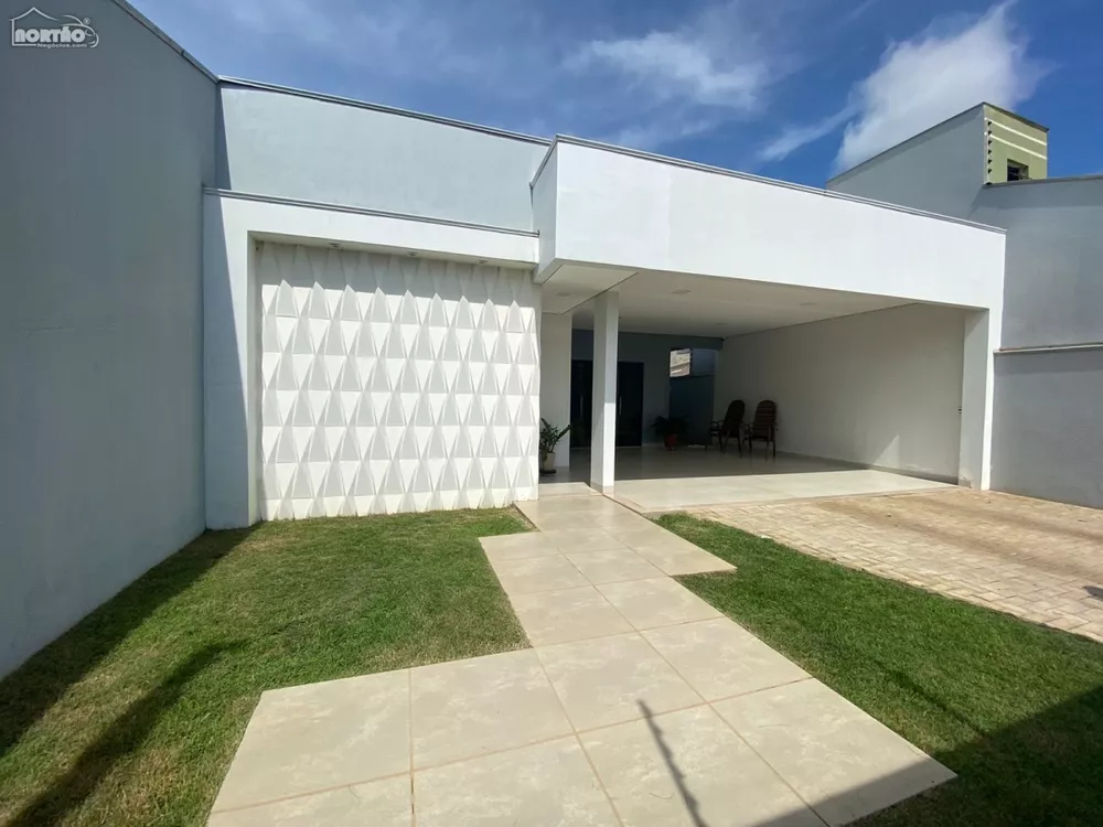 Casa à venda com 4 quartos, 120m² - Foto 1