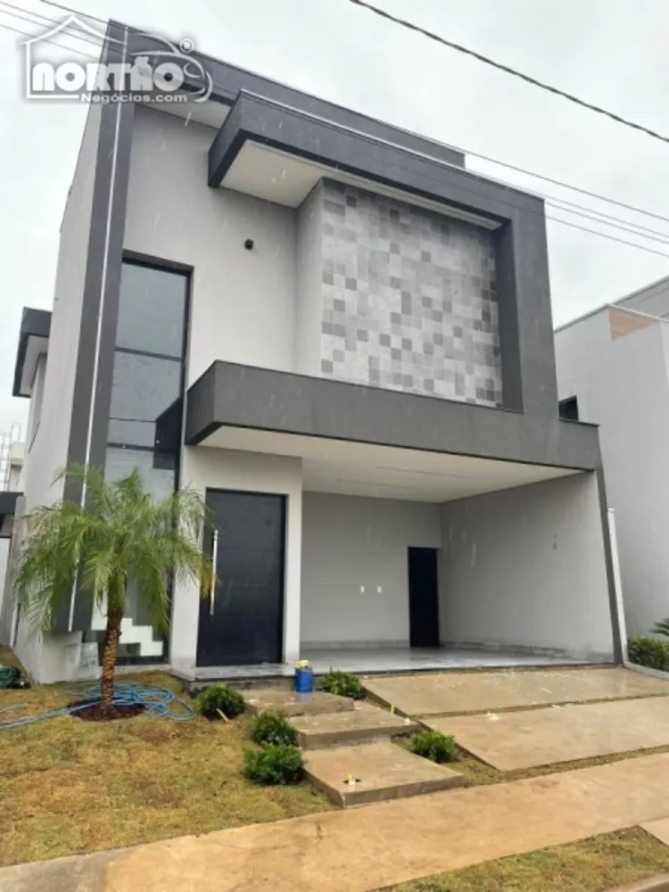 Casa à venda com 4 quartos, 230m² - Foto 1