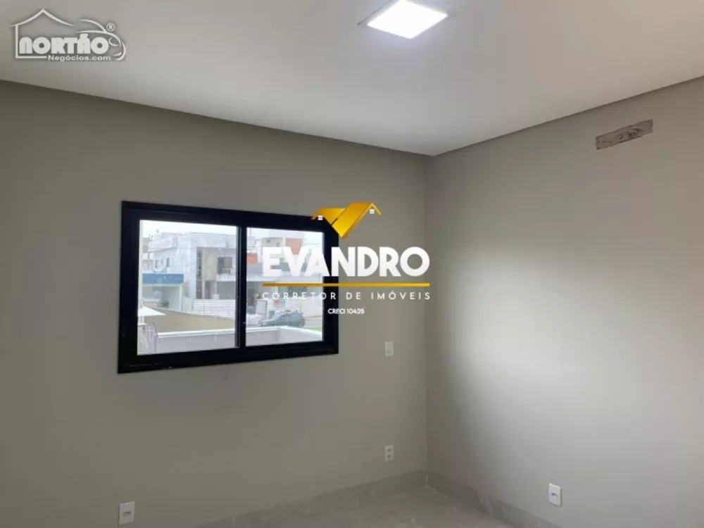 Casa à venda com 4 quartos, 230m² - Foto 9